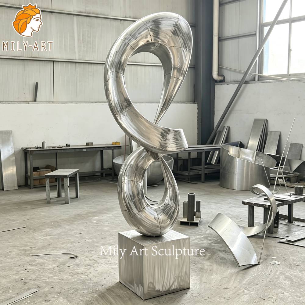 Black Metal Sculpture Polishing Process