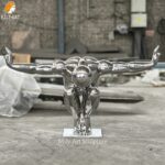 Metal Diving Man Sculpture Welding Process