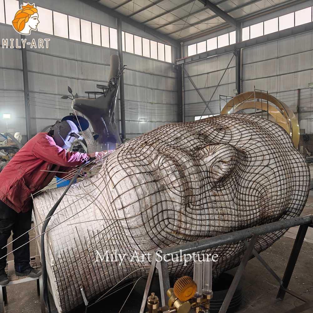 head wire sculpture welding process