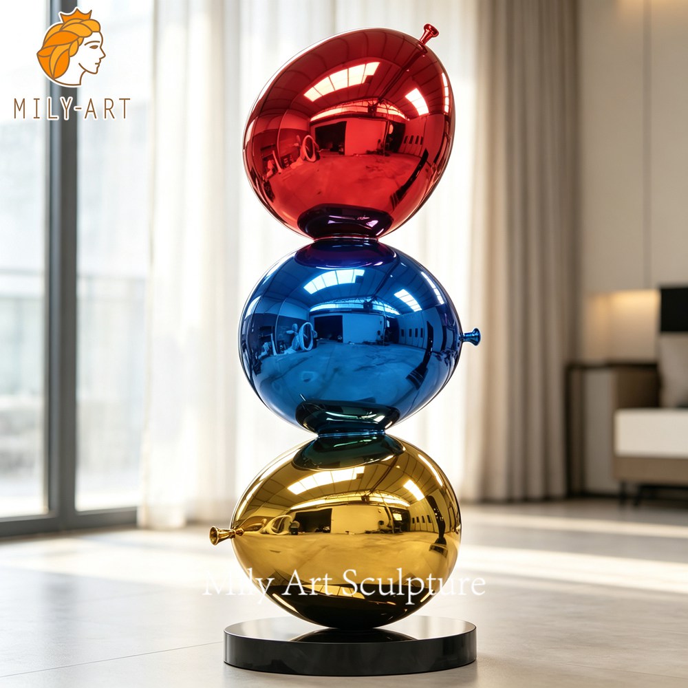 mirror polished metal balloon sculpture