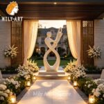 dancing couple sculpture outdoor