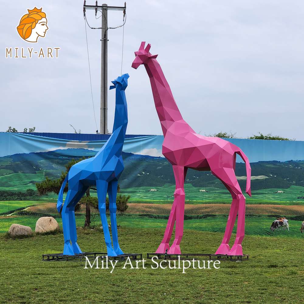 stainless steel faceted giraffe sculpture